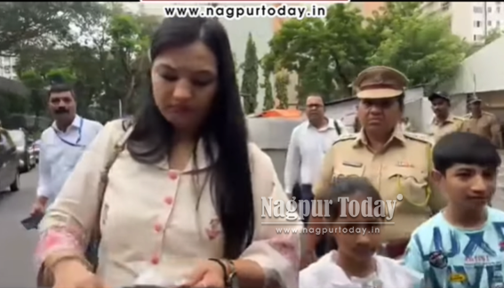 BJP MLC Parinay Fuke’s sister-in-law Priya stages protest outside Vidhan Bhavan