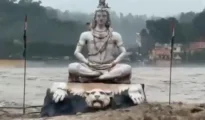 Rising Ganga touches Lord Shiva’s feet at Rishikesh