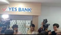 नागपुरात मनसेचे येस बँकेविरोधात संतप्त आंदोलन; कर्जदाराची जेसीबी जप्त करून केली विक्री!