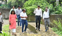 मनपा आयुक्तांनी केली व्हीसीए ते आकाशवाणी चौक दरम्यानच्या पावसाळी नाल्याची पाहणी