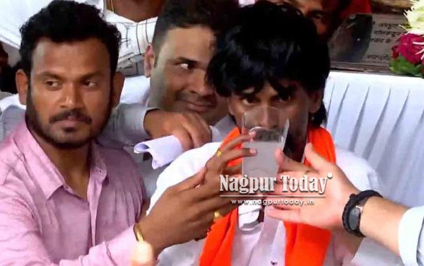Jarange calls off Maratha agitation after Maha issues GR