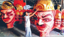 Giants rise in Nagpur: Artisans race against time to build 60-ft Ravan for Vijayadashmi