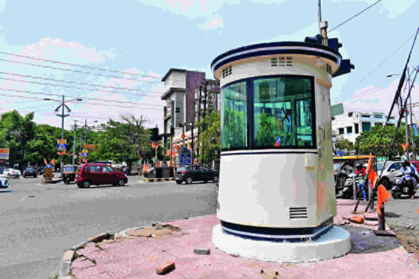 Nagpur’s smart police booths become white elephants – A waste of public money!!