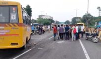 Five students hurt in school van-bus collision on Nagpur’s Mankapur Flyover