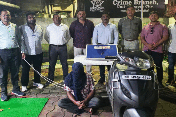 नागपुरात पोलिस असल्याचे भासवून २८ हजारांची फसवणूक; आरोपीला अटक
