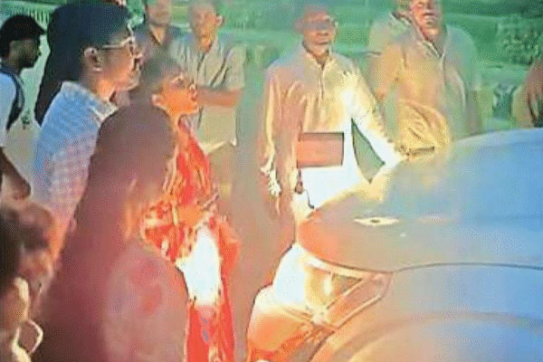Nagpur University V-C Gheraoed by Pharmacy Students Over ‘Carry On’ Demand