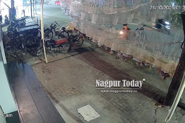 Hiwri Nagar Youth Caught Trying to Set Fire Outside Electronics Shop in Nagpur