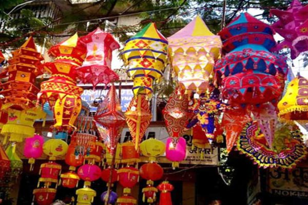 Nagpur markets glow as Diwali shopping picks up pace