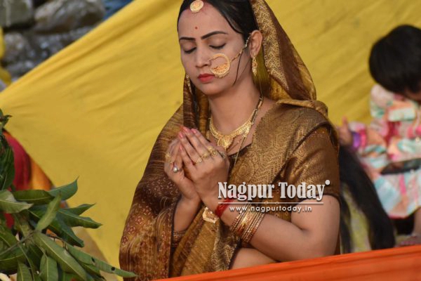 Nagpur Celebrates Chhath Puja with Devotion at Ambazari Lake; NMC Ensures Smooth Arrangements