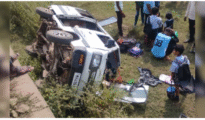 10 students injured as van falls off bridge in Bhandara