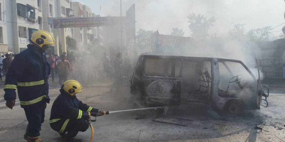 Omni Car Catches Fire, Driver Escapes
