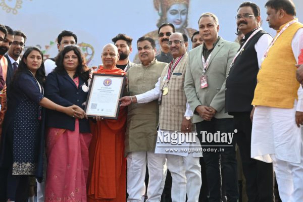 Nagpur Sets World Record: 50,000 Students Chant Bhagavad Gita at Khasdar Sanskruti Mahotsav