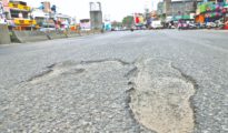 Worsening roads, foul stench plague Chhatrapati Nagar; residents vent outrage at NMC apathy