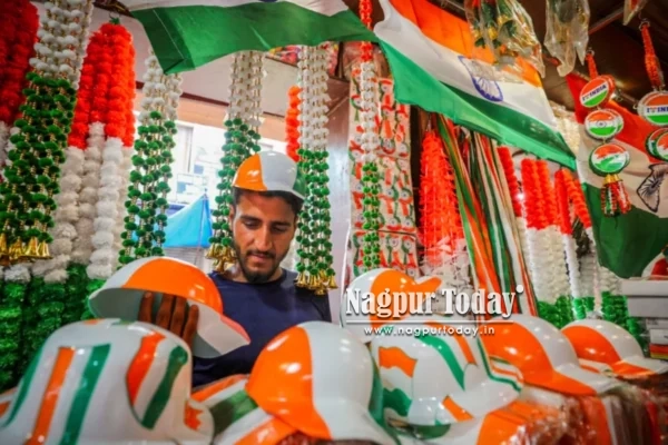 Republic Day fever grips Nagpur, markets bloom in tricolour