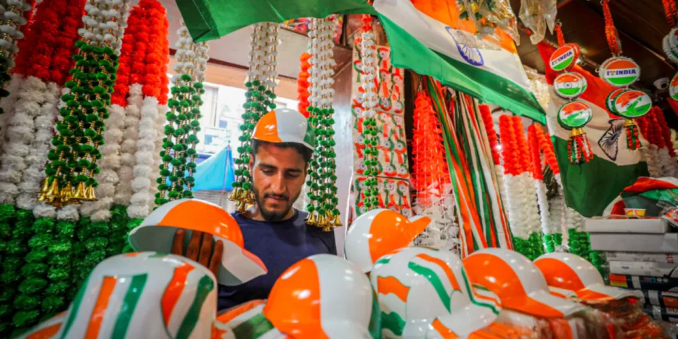 Republic Day fever grips Nagpur, markets bloom in tricolour