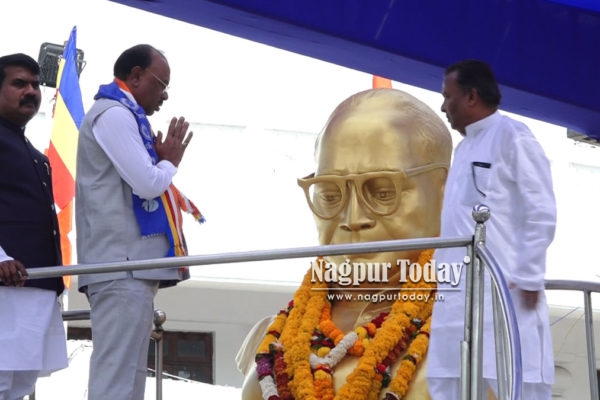 135वीं जयंती पर पालकमंत्री चंद्रशेखर बावनकुले का बाबासाहेब को नमन