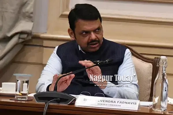 अनेक जिल्ह्यांत दुष्काळी स्थिती, शेतकऱ्यांना सर्वतोपरी मदत करू ;मुख्यमंत्री फडणवीस यांची माहिती