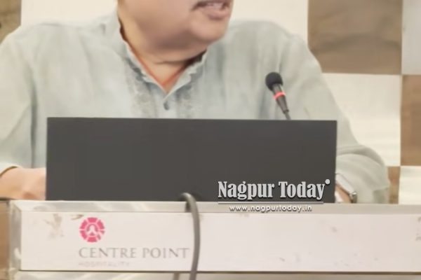 Gadkari Calls Out His Own Party Corporator Over Road Digging Signboard in Nagpur