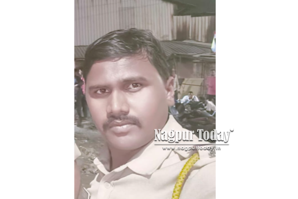 नागपूरात पोलिसांवर जीवघेणा हल्ला; PSI वर चाकूने वार, बुलेट लुटून आरोपी फरार!