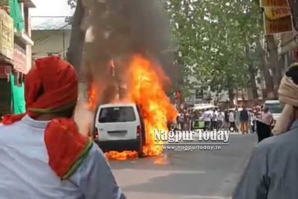 नागपुरात उष्णतेचा कहर; धावत्या कारला अचानक आग, मोठा अनर्थ टळला