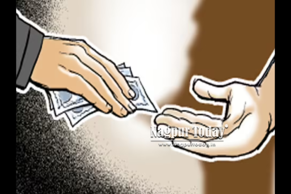 नागपूर कलेक्टर कार्यालयात एसीबीचा सापळा; ५ लाखांची लाच घेताना महसूल सहाय्यकाला अटक