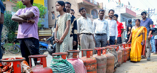 Nagpur faces LPG crisis; New connections frozen, waiting periods stretch to 50 days