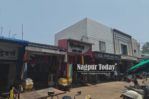 गोंदिया महासंग्राम: 1092 दुकानों पर ‘तालाबंदी’ का नोटिस, मैदान में उतरी NCP, सियासत का पारा सातवें आसमान पर