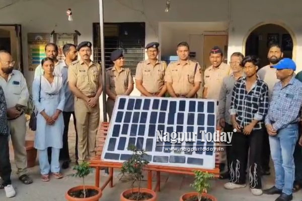 मानकापूर पोलिसांची मोठी कामगिरी; ७.६० लाखांचे ५७ मोबाईल मालकांना परत