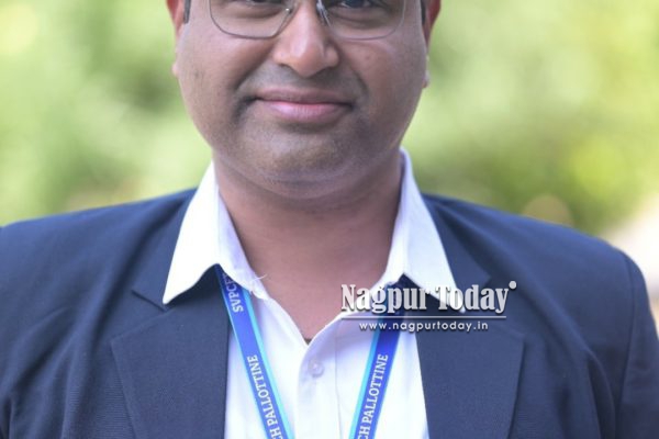 Nagpur’s Prof Varhadpande awarded Ph.D in Mathematics