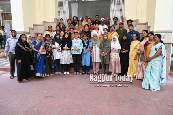 महापौरांच्या हस्ते मनपाच्या शाळामधील गुणवत्ताप्राप्त विद्यार्थ्यांचा सत्कार