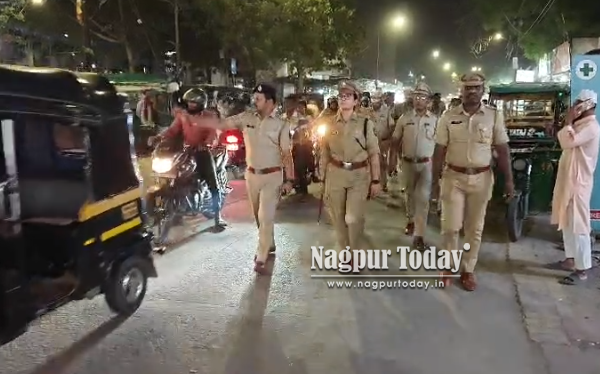 बकरीदच्या पार्श्वभूमीवर नागपुर पोलिसांचा फ्लॅग मार्च; यशोधरा नगर परिसरात कडेकोट बंदोबस्त