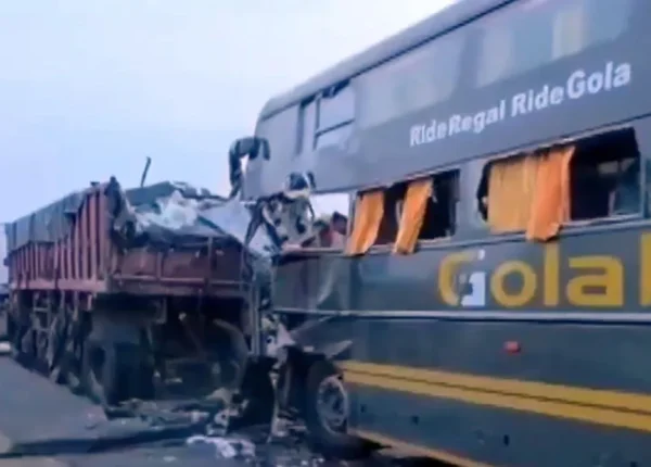 4 killed as double-decker bus rams container on Yamuna Expressway