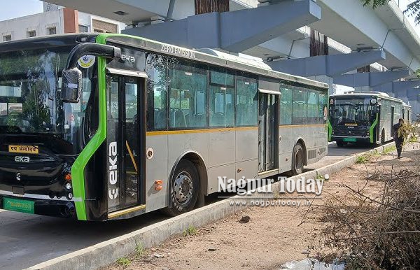 Aapli Bus ferries 690 NEET aspirants to exam centres across Nagpur