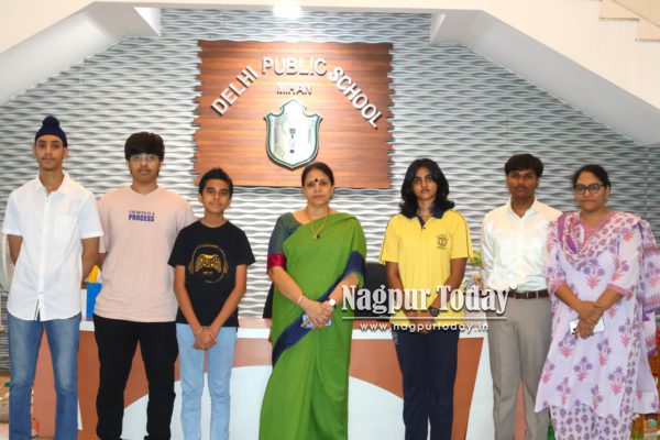 DPS MIHAN Students Shine Globally, Represent India at CERN After Bose Beam Line Challenge Success