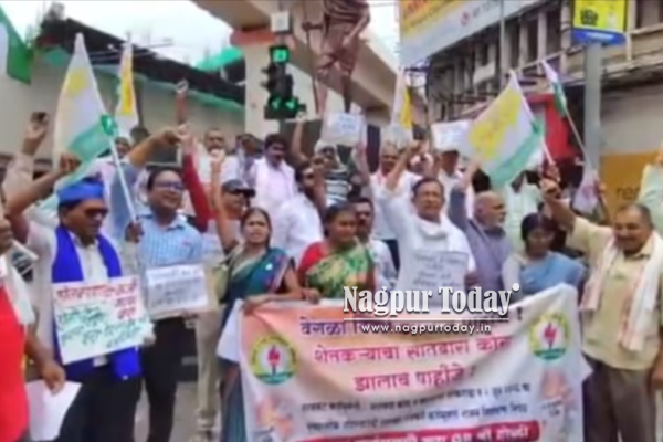 VRAS stages protest in Nagpur for separate Vidarbha state, farm loan waiver