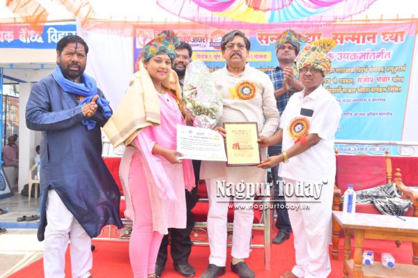 भंडारा येथे सर्पमित्र चैताली भस्मे यांचा भव्य सत्कार