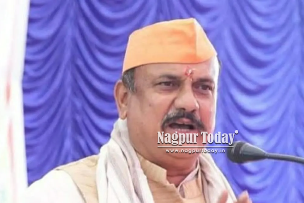 उमेदवारी माघारीचा फटका; काँग्रेसकडून शैलेश अग्रवालसह साहेबराव कांबळे यांची हकालपट्टी