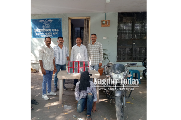 Kalamna cops crack three theft cases, arrest two mobile snatchers