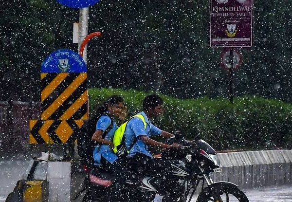 Mumbai Gets Monsoon Relief, Nagpur Remains in Heatwave Grip