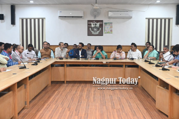 शहरातील सर्व क्रीडा संघटनाच्या अध्यक्ष, सचिवांशी महापौर, आयुक्तांनी केली क्रीडा विकासाविषयी चर्चा