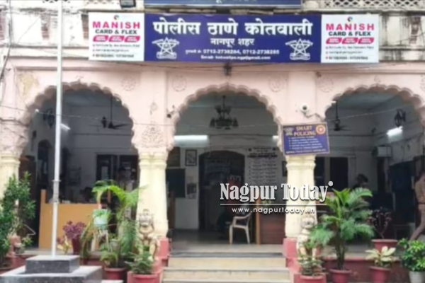 नागपुरात मित्रांतील वाद मिटवायला गेलेल्या तरुणावर जीवघेणा हल्ला; १० जणांविरुद्ध गुन्हा