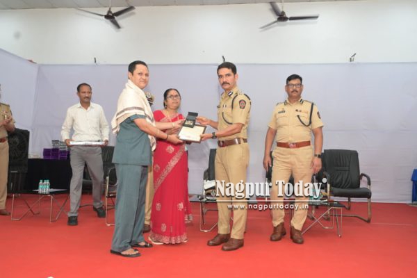 नागपूर शहर पोलीस दलातील सेवानिवृत्त अधिकारी-अंमलदारांचा सत्कार; नव्या पोलीस आयुक्तांची उपस्थिती
