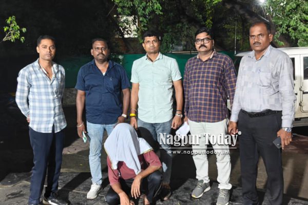 क्राइम ब्रांच ने घरफोड़ चोरी के दो मामलों का किया खुलासा, ₹2.50 लाख के सोने के आभूषण बरामद; मुख्य आरोपी फरार