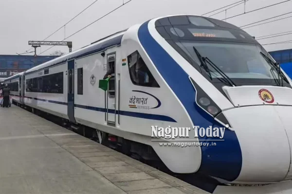 Stones pelted at Vande Bharat train with UP guv on board