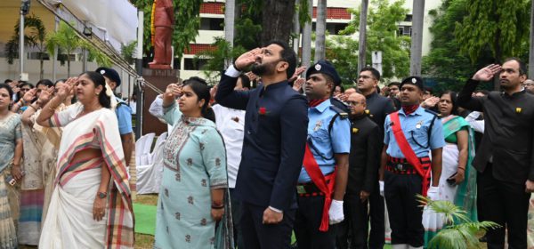 Nagpur Mayor Neeta Thakre Hoists Tricolour at NMC Headquarters