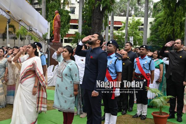 Nagpur Mayor Neeta Thakre Hoists Tricolour at NMC Headquarters