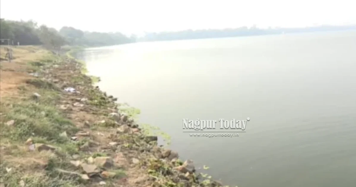 अंबाझरी तलावात उडी घेतलेल्या १६ वर्षीय किशोरीला स्थानिक गोताखोरांनी वाचवले
