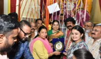 मारबत महोत्सव : प्रवीण तरडे यांची पिवळी मारबत मंडपाला सदिच्छा भेट