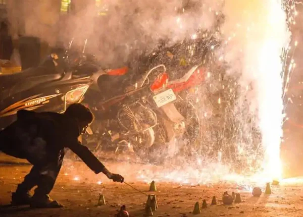 Bombay High Court Bans Firecrackers on Public Roads, Objects to DJs and Lasers