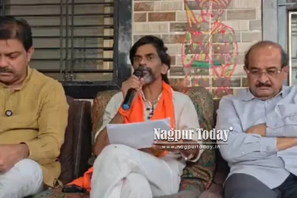 मराठा आरक्षणावर निर्णय; मनोज जरांगे पाटलांचे उपोषण स्थगित, सरकारला ९० दिवसांचा अल्टिमेटम !